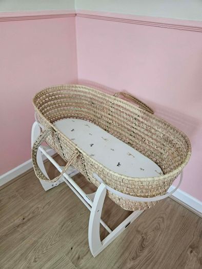 Mamas & Papas Moses Basket with White Rocking Stand