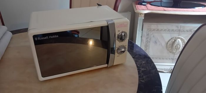 russel hobbs microwave
