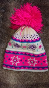 Pom Pom Hat / Purple Gloves   Age 7-11