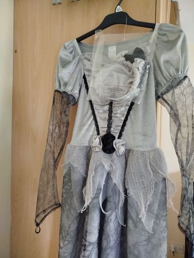 Living dead Costume for girls aged 11-12