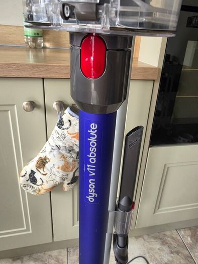 Dyson V11 Absolute Cordless Vacuum + Freestanding Dok Stand, Extra Filters & Spare Motor