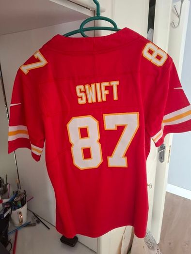 Custom Taylor Swift / Travis Kelce Kansas City Chiefs Jersey - Women's Small/meduim