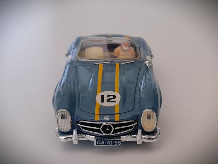 Diecast Model Mercedes-Benz 300SL (W198) Competition - Collectable Vanguards 1:43