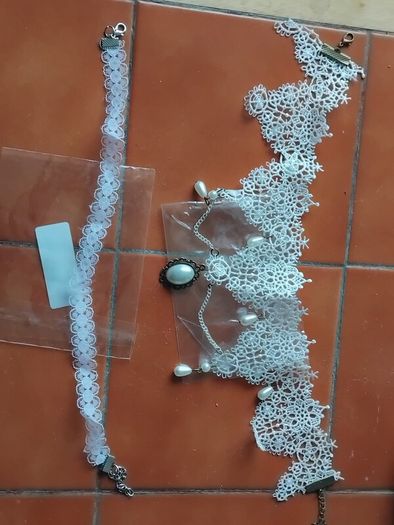 2 new lace necklaces