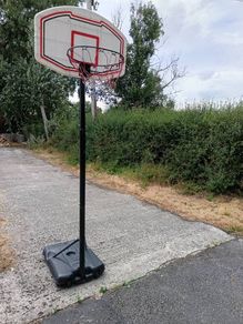 Basketball stand