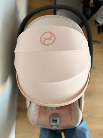 Cybex Cloud T i-Size with isofix car seat