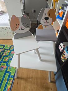 Kids table and chairs set