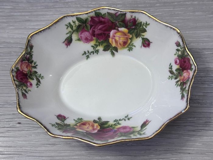 Royal Albert Old Country Roses Oval Sweet Dish