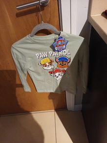Boys  Paw Patrol  Long Sleeved Top.  Age 5-6 years.   B.N.W.T