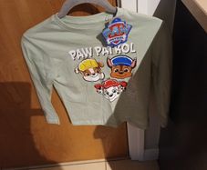 Boys  Paw Patrol  Long Sleeved Top.  Age 5-6 years.   B.N.W.T