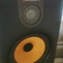 Bowers and Wilkins 685 S2 speakers Image 4