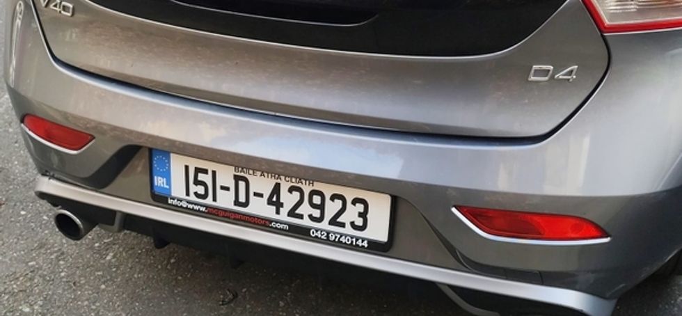 2015 Volvo V40 2.0D R Design 190HP Full Spek