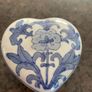 Vintage porcelain heart-shaped trinket box Image 2