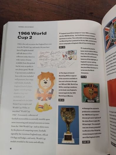Hamlyn Guide to Football Collectables
