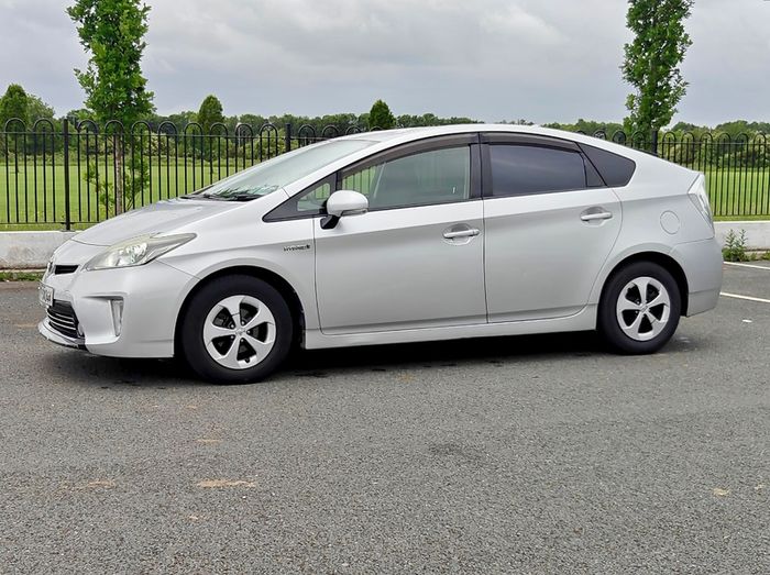 2013 Toyota Prius 1.8 Hybrid - Priced to Sell