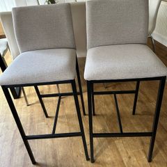 bar stool