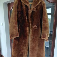 Vintage chic beaver lamb fur coat