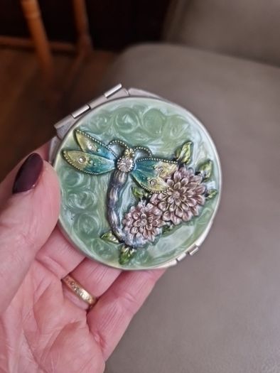 dragonfly compact