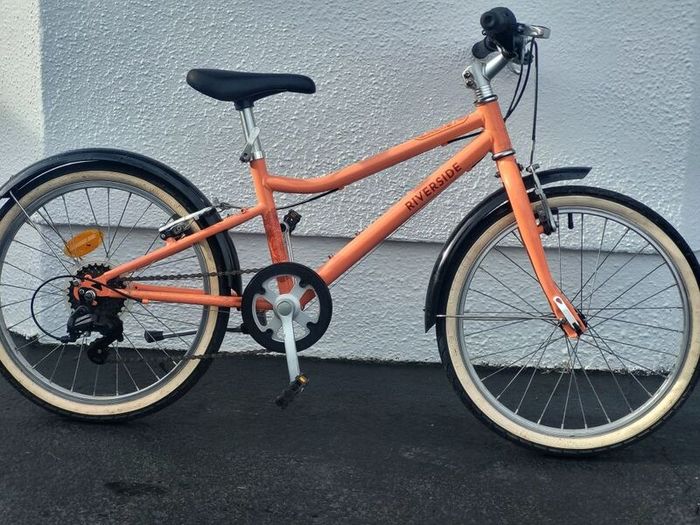 Young girls Riverside bike from decathlon vgc NO OFFERS