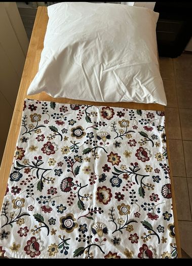8 Feather Cushions & Cotton Washable Zipped Covers