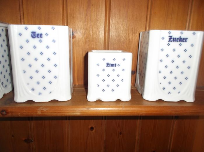 Beautiful  Exclusive Vintage Table Ware