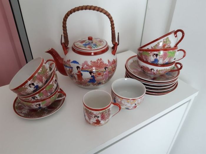 Beautiful Vintage Asian Tea Set