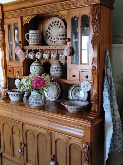 solid kitchen dresser delivery arranged