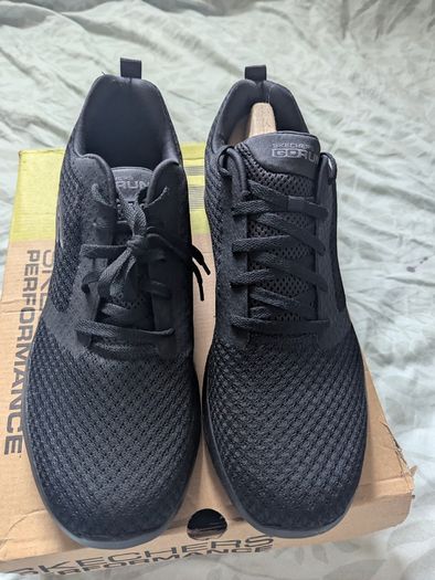 Skechers go run 600-circulate gen 5 all black ( Size 12UK /47EUR )