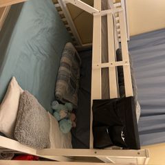 triple bed
