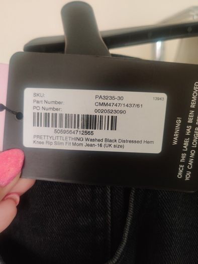 BNWT PrettyLittleThing Washed Black Distressed Hem Knee Rip Slim Mom Jeans size UK16 EU44 Postage included