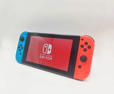 Nintendo Switch V2 Console Bundle (32GB)