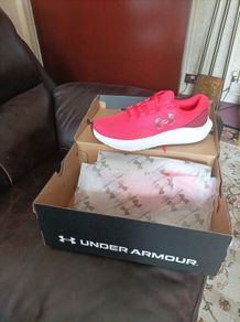 Trainers under armour