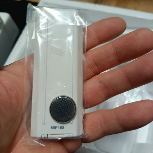 Logic3 i-Station8 Concert Sound speaker system with display for Apple iPod docking connector White