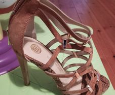 River Island Ladies High Heel Shoes (uk 4) Used.