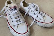 Kids converse