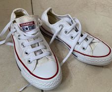 Kids converse