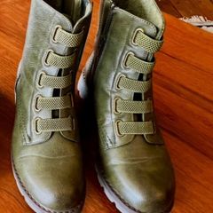Heavenly Feet Green Ankle Boots