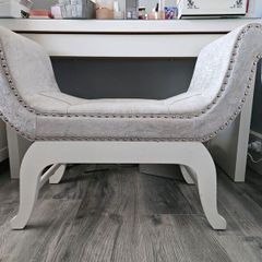 Fancy seat for dressing table