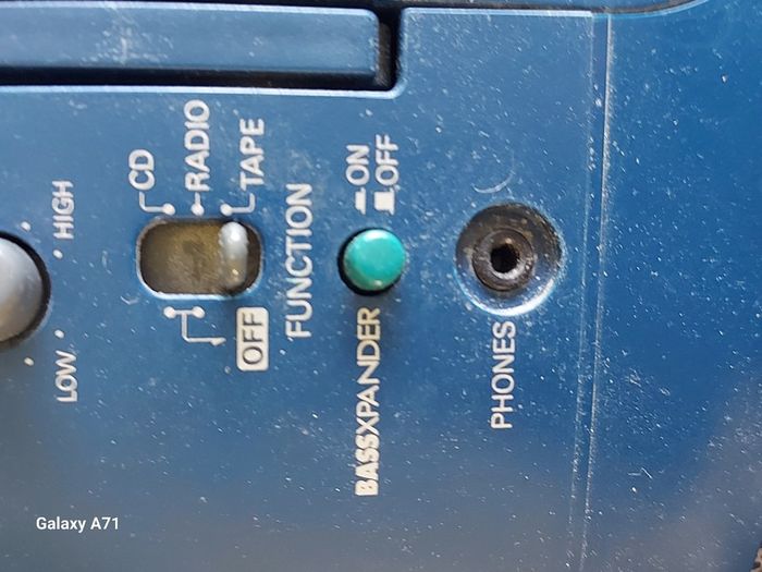 SANYO CD, Tape and Radio music System, Model MCD-Z155L, in excellent condition, and all functions work fine,