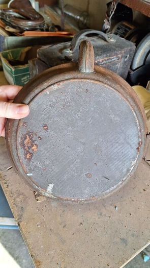 Vintage decorative plates