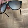 LV mascot sunglasses Image 3