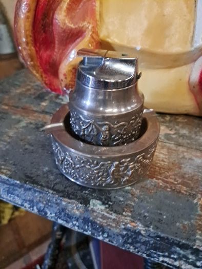 Vintage Ash Tray /Lighter