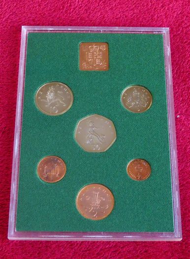 Collectors lot Vintage UK coins sets & coin stamp covers