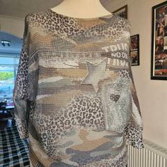 DECK Jumper size 16