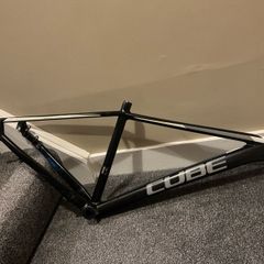 cube  frame size 16 wheels 27