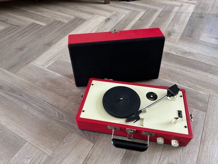Portable record player