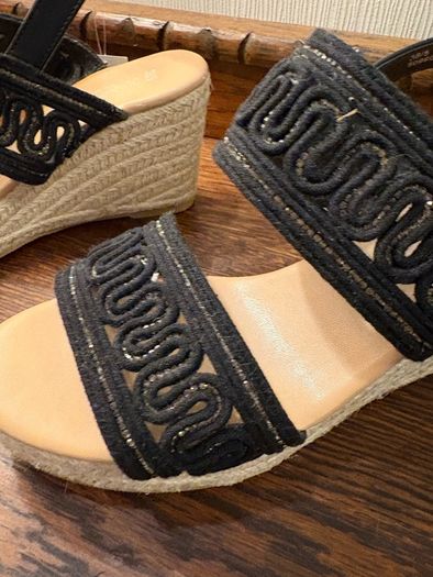 Black wedges - new