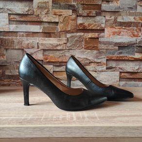 Black heels, size 6