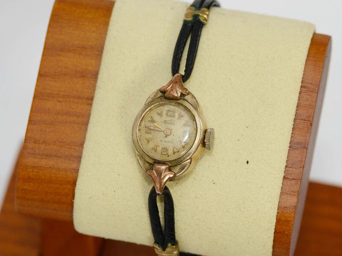 Vintage Ladies Porta Mechanical Gold Watch