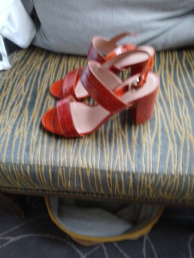 Ladies  Lk bennett  new size 38 uk 5 beautiful sandles classic